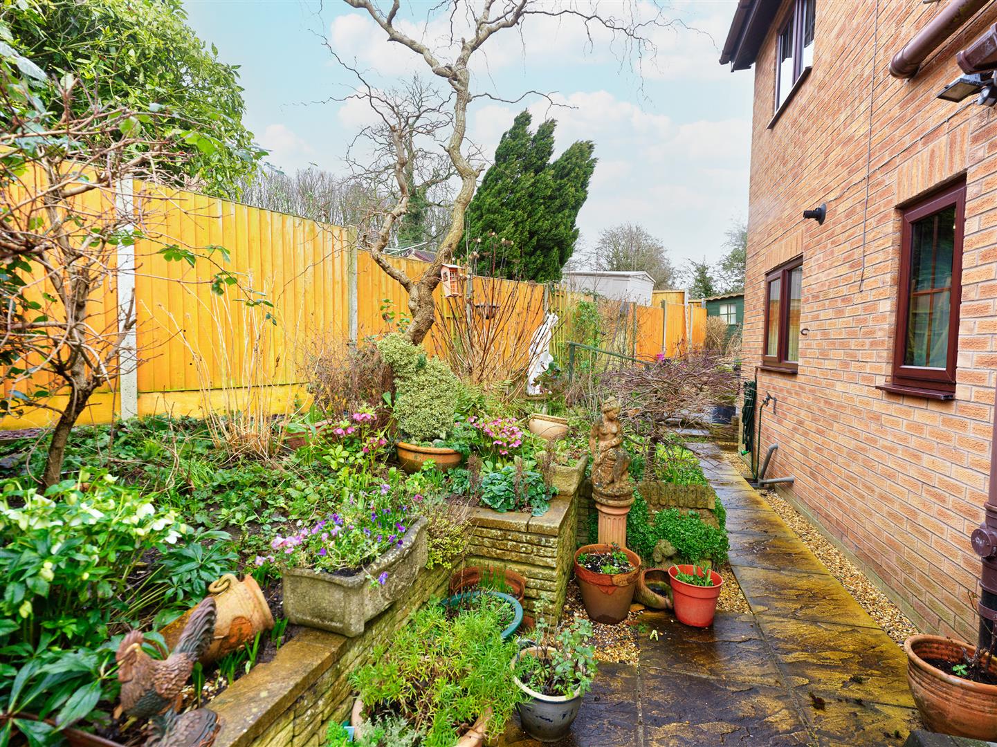 31, Jasmine Gardens, Oswestry, SY11 1UA Estate Agents & Auctioneers